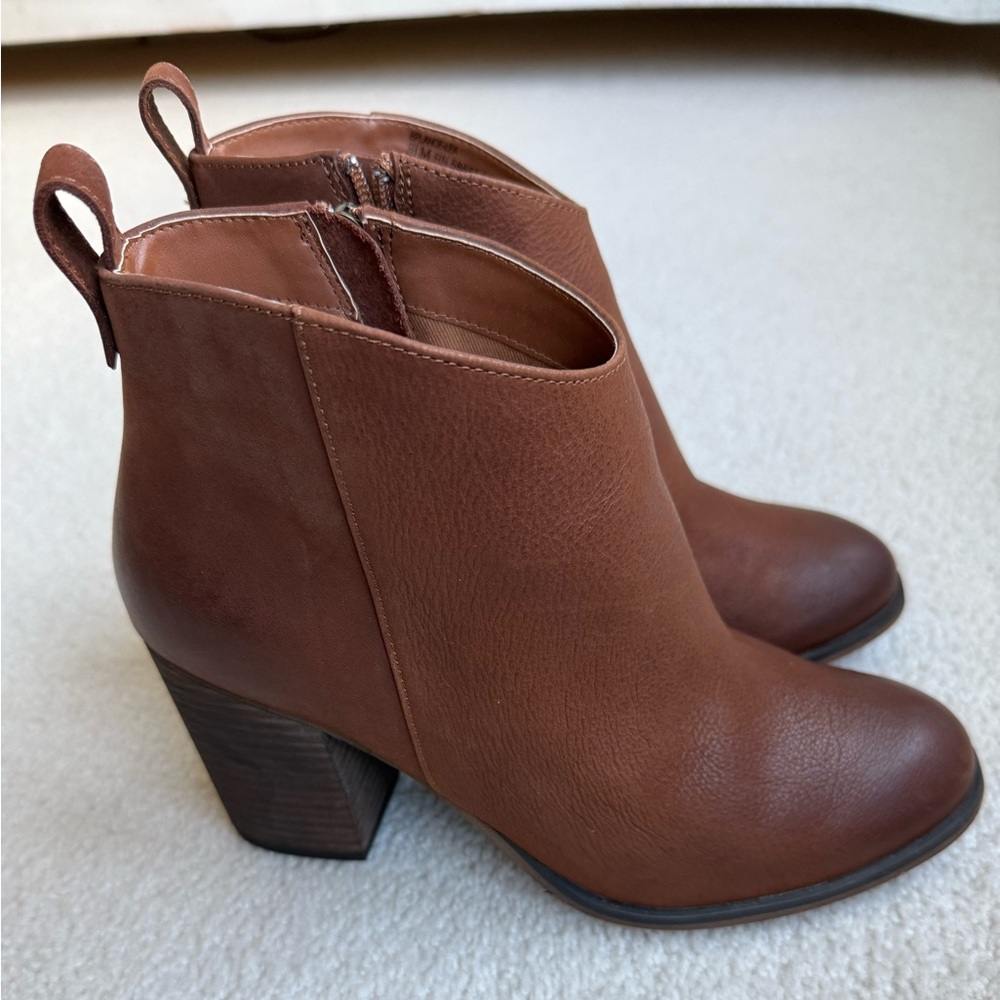 BP Lance women’s  Brown Ankle Booties
